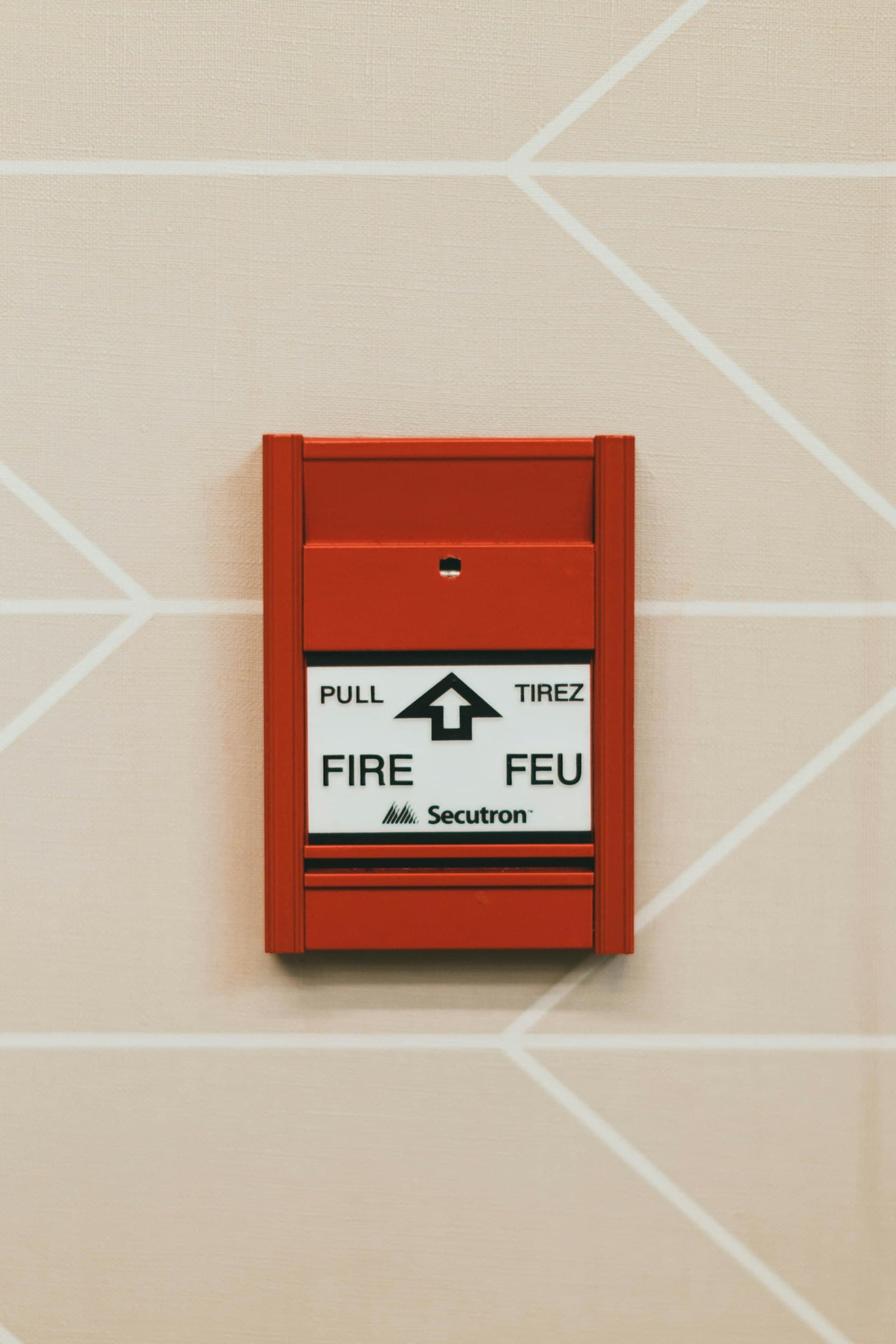 Brandblusser aan de wand — brandveiligheid